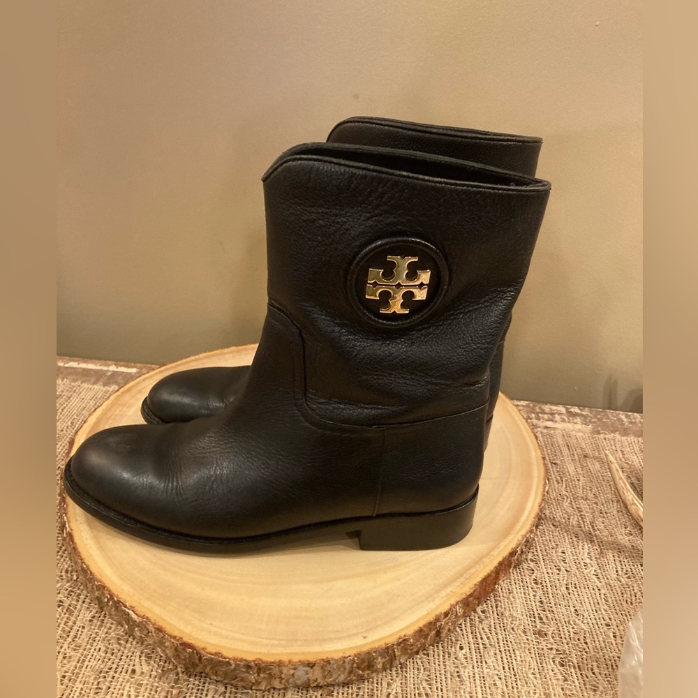 Tory Burch Hallie Mid Shaft Logo Black Moto Leather Pull On Boots Women's Sz 7 M